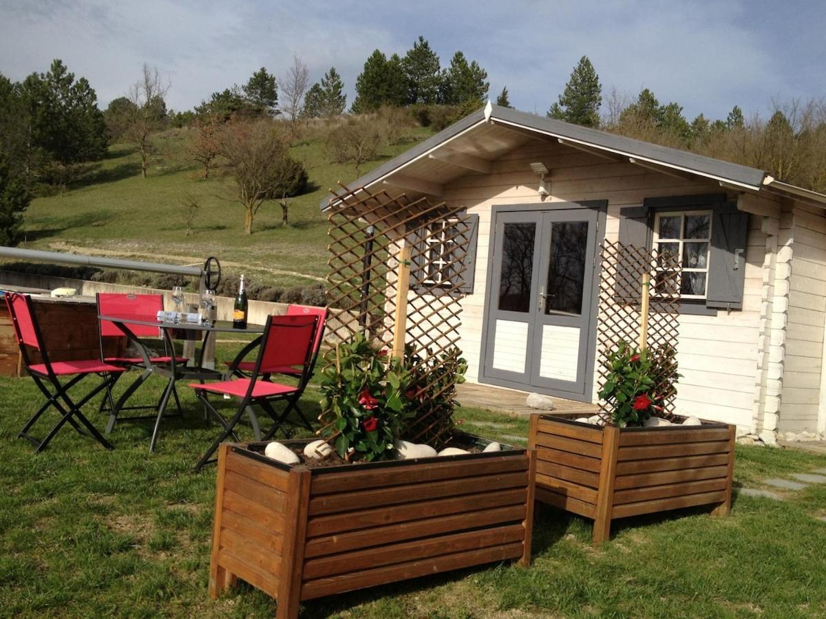 Maison De Vacances Avec Ses Petits Chalets Aouste-sur-Sye Dış mekan fotoğraf