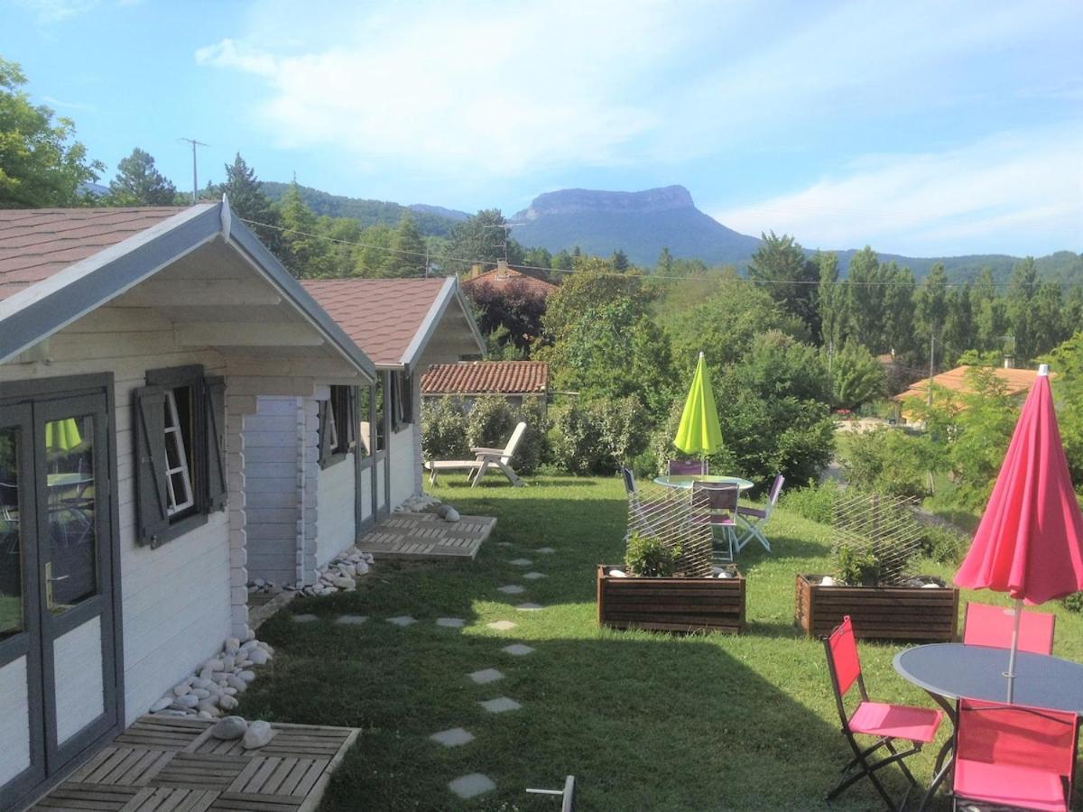 Maison De Vacances Avec Ses Petits Chalets Aouste-sur-Sye Dış mekan fotoğraf